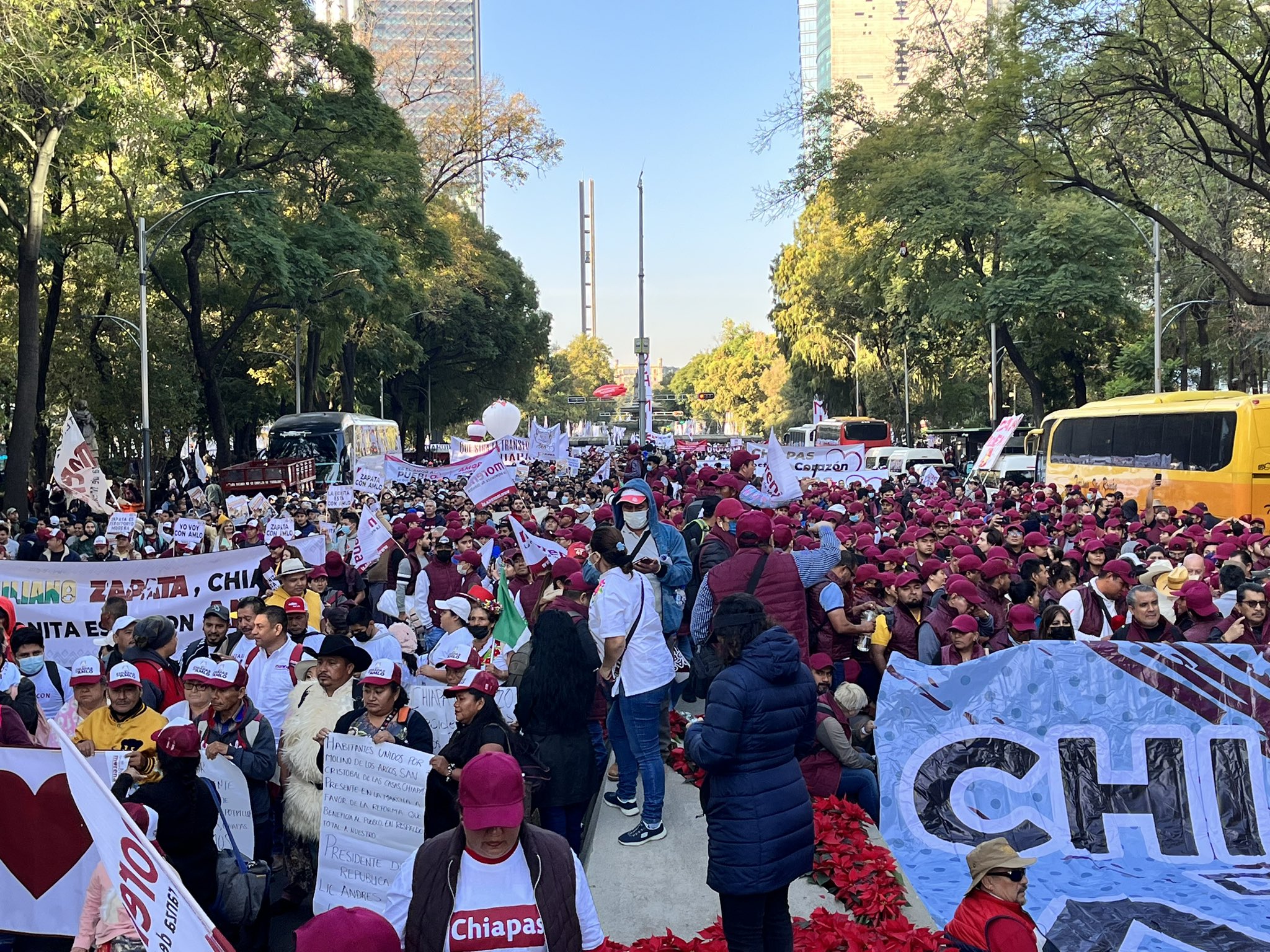 Poblanos Ya Listos Para La Marcha Encabezada Por Amlo En El Ngel M Xico