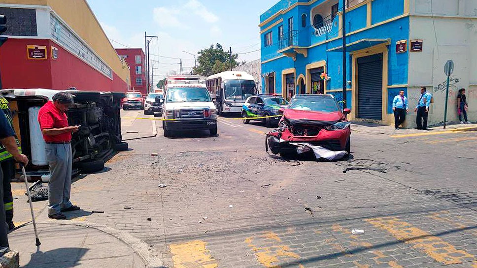 Vuelca Unidad Del Transporte P Blico En Puebla