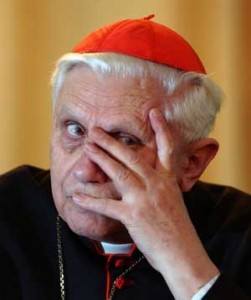 Ratzinger es invitado no deseado en España,  por encubrir casos de pedofilia