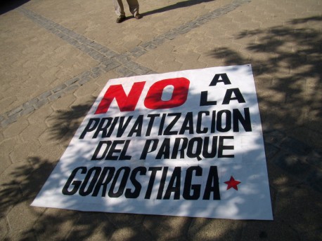 Velatón a cuatro años de la privatización del Parque Gorostiaga en Ñuñoa