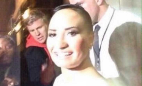 Humor: Una mala foto de Demi Lovato se ha convertido en un exitoso meme llamado Poot (+Fotos)