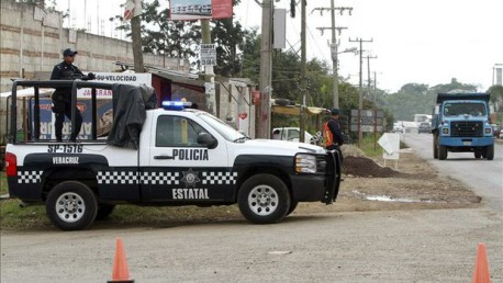 Jefes policiacos trabajan a pesar de reprobar exámenes de confianza