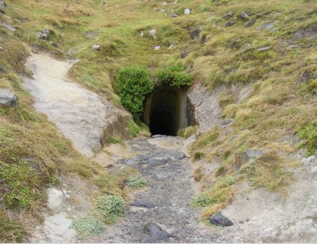 Este oscuro y estrecho túnel esconde un inesperado PARAÍSO (+Fotos)