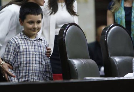 Niño genio dejó sin palabras a los diputados con esta declaración