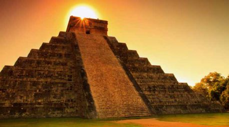 México: El templo de Kukulkán tiene dos pirámides más pequeñas dentro