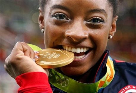 Associated Press nombra a Simone Biles la Mujer Deportista del Año