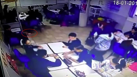 Publican el crudo video del momento en que un alumno abre fuego en un colegio de Monterrey