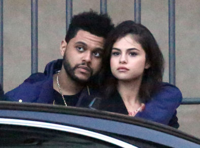 Selena Gomez y The Weeknd se fueron de vacaciones y cómo él la mira en estas fotos ha dado qué hablar