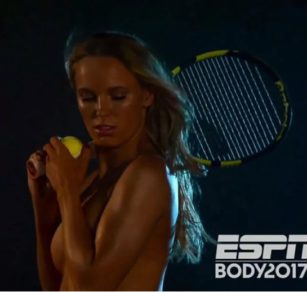 La tenista Caroline Wozniacki se desnuda completamente para la revista ESPN