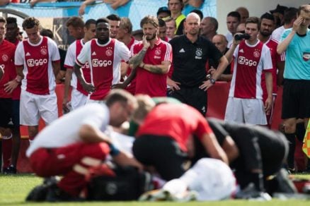 Pudo ser tragedia: Ajax Abdelhak Nouri se desmaya en pleno partido por un paro cardiaco