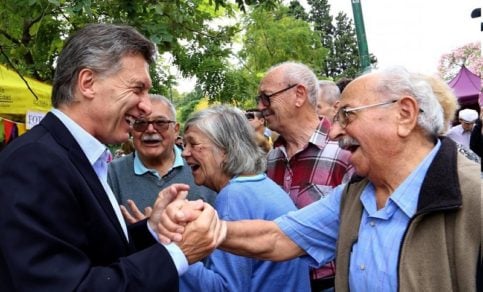 Argentina: Macri intenta aprobar polémica reforma previsional en medio de manifestaciones y represión