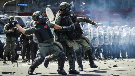 Argentina: 7 horas seguidas de represión en las afueras del Congreso