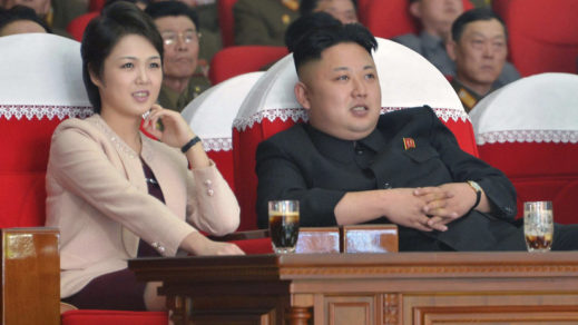 Kim Jong- un asiste a actuación de grupo de arte de Corea del Sur