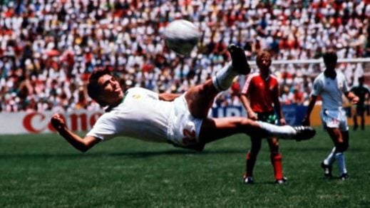 No fue el de Maradona: Gol de Negrete es elegido el mejor en la historia de los mundiales por sitio de la FIFA