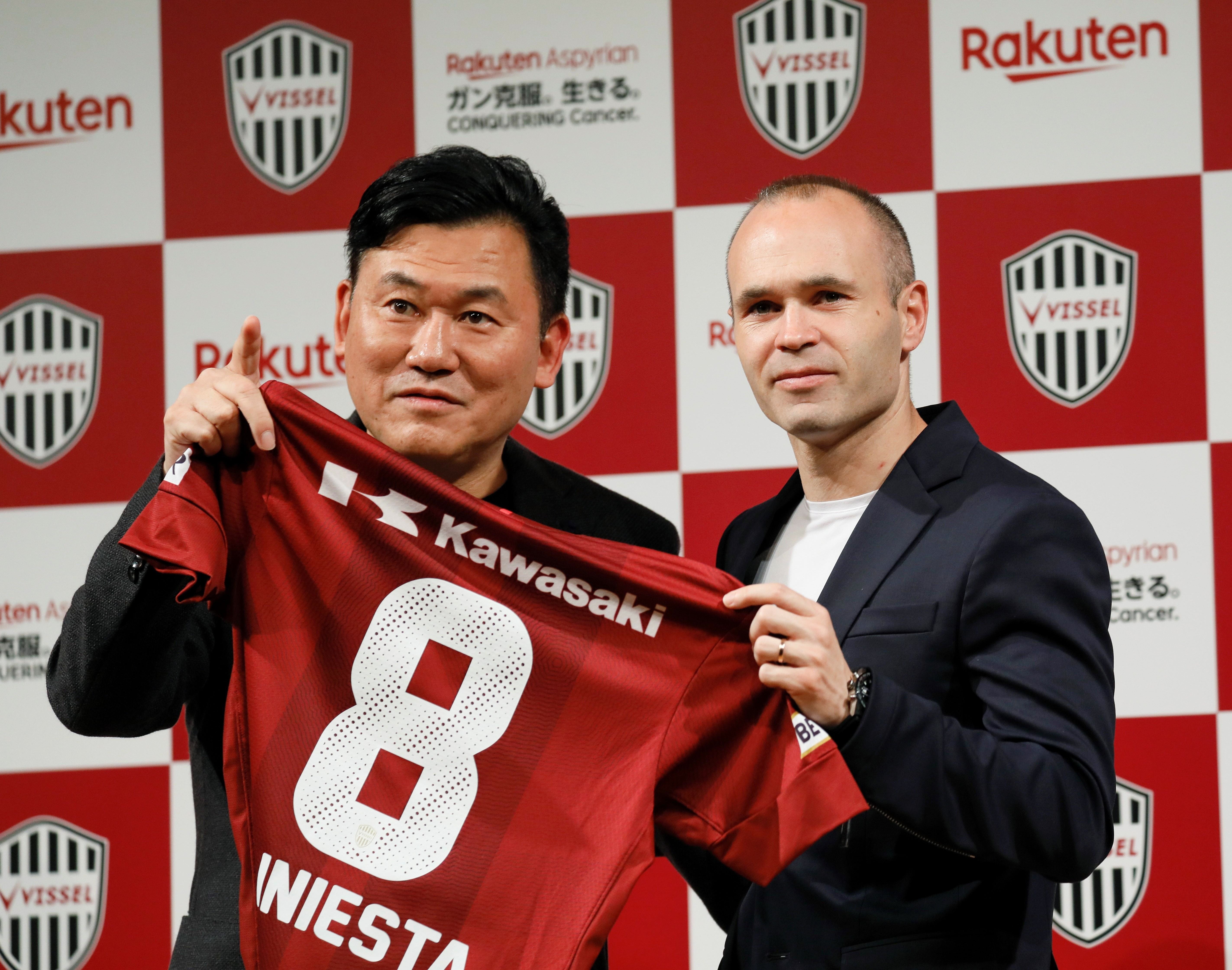 Presentación de Iniesta con el Vissel Kobe