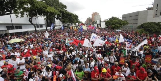 Venezolanos se movilizan para conmemorar el Día Internacional del Trabajador