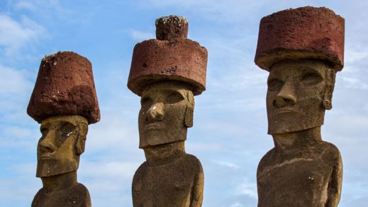 ¿Cómo colocaron los sombrero de 13 toneladas sobre las estatuas gigantes en la Isla de Pascua?