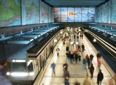 Reparten desodorantes para combatir el mal olor en el metro de Viena