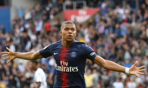 Mbappé marca gol