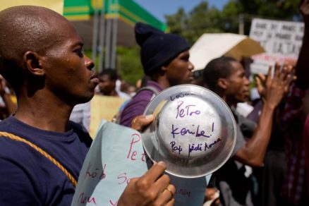 Haitianos protestan contra la corrupción en Puerto Príncipe