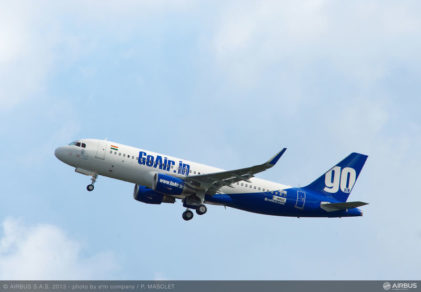 Despistado nivel Dios: Confundió la puerta de salida del avión con la del baño y generó pánico en pleno vuelo