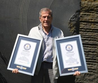 Tabáres recibe premios