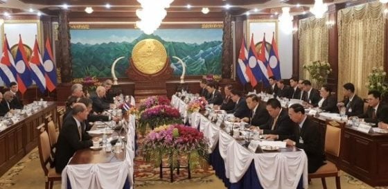 Presidente de Cuba firma acuerdos de cooperación con Laos