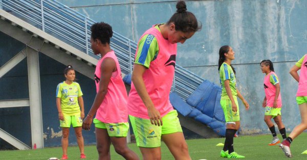 FIFA solidaria con fútbol femenino