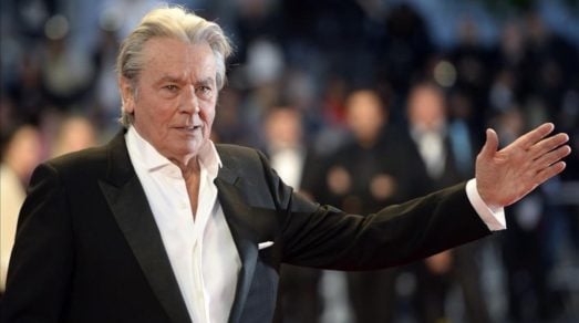 Piden al Festival de Cannes negar Palma de Honor al actor Alain Delon