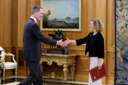 El rey de España inicia ronda de consultas con partidos para formación de Gobierno