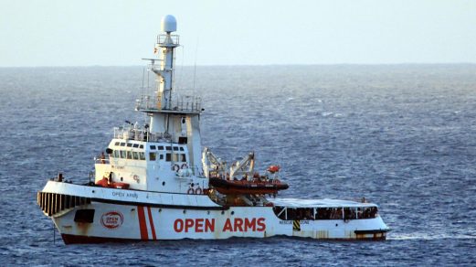 Fiscalía ordena desembarco de migrantes del Open Arms y Salvini insiste en su férrea política de «puertos cerrados»