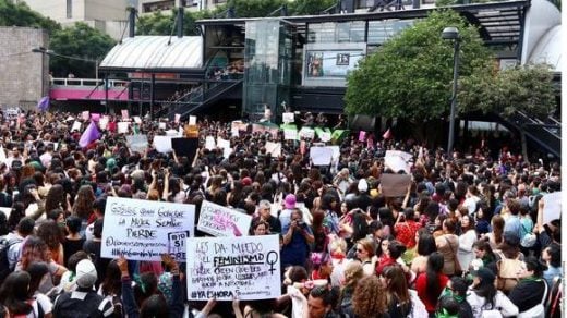 (Video)Protesta en México contra la violencia hacia las mujeres terminó en disturbios