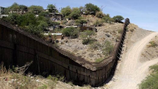 Pentágono aprueba construcción de 32 km del muro en la frontera con México