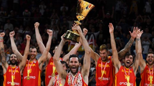 (Video) ¡Hostia! Fuerte golpe en plena celebración de la selección española tras ganar Mundial de baloncesto