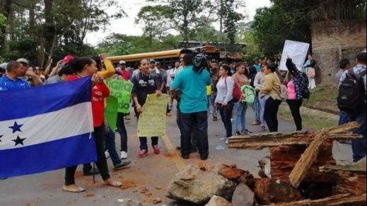 Honduras: ciudadanos realizan protesta en defensa del agua y son reprimidos por cuerpos policiales