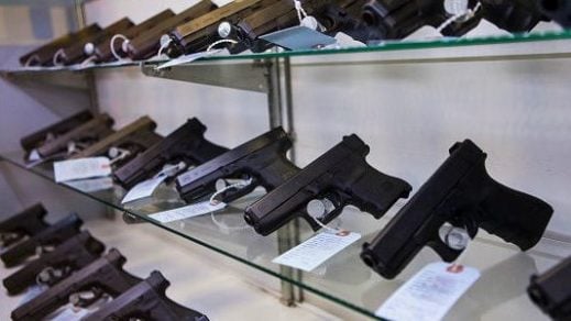 En 11 condados de Florida los maestros irán a clases portando sus armas