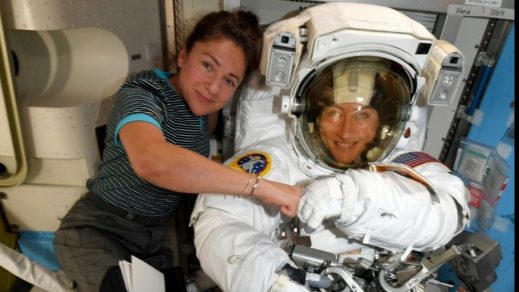 Esta semana se realiza la primera caminata espacial femenina