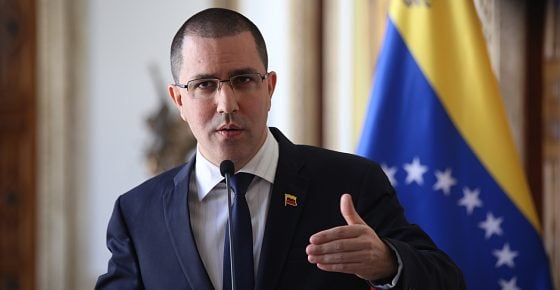 Venezuela denuncia deportación irregular de sus ciudadanos residentes en Colombia