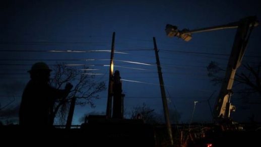 Advierten que Puerto Rico podrían quedar sin electricidad por más de un año