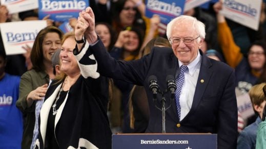 Sanders reconoce que EE. UU. ha derrocado gobiernos democráticos