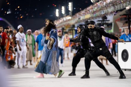 Carnaval de Río sube el tono a la protesta política, social y religiosa