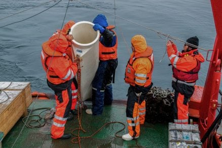 Rescatan instrumento oceanográfico que estuvo sumergido un año en la Antártica