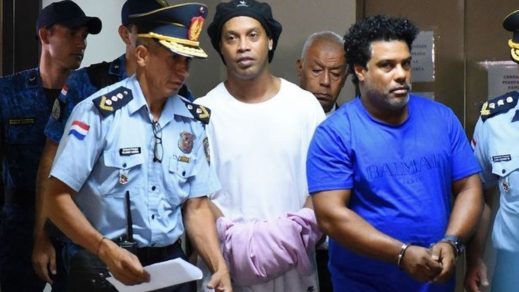 Justicia paraguaya concede libertad a exfutbolista Ronaldinho