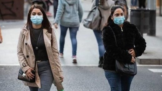 España decreta obligatorio el uso de la mascarilla