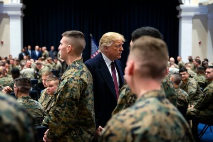 Militares exigen a Trump que «deje de manchar las Fuerzas Armadas»