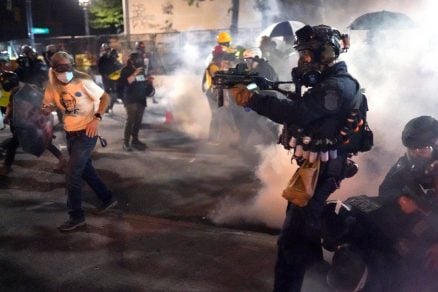 Trump amenaza con enviar la Guardia Nacional para sofocar la «colmena de terroristas» en Portland