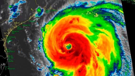 EE. UU.: riesgo de marejadas ciclónicas y vientos extremos por paso de huracán Laura