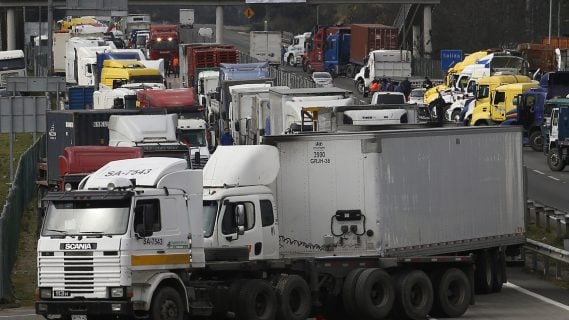 Advierten que el paro de camioneros puede ocasionar desabastecimiento de granos y proteína vegetal