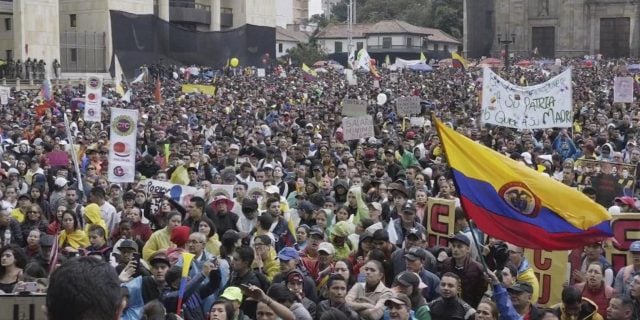 Inicia paro nacional en Colombia con protestas en las calles