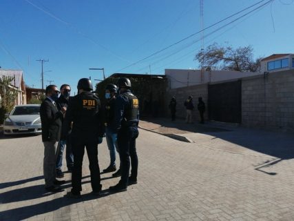 Detienen a carabineros por asaltar camiones con carga ilegal en el norte